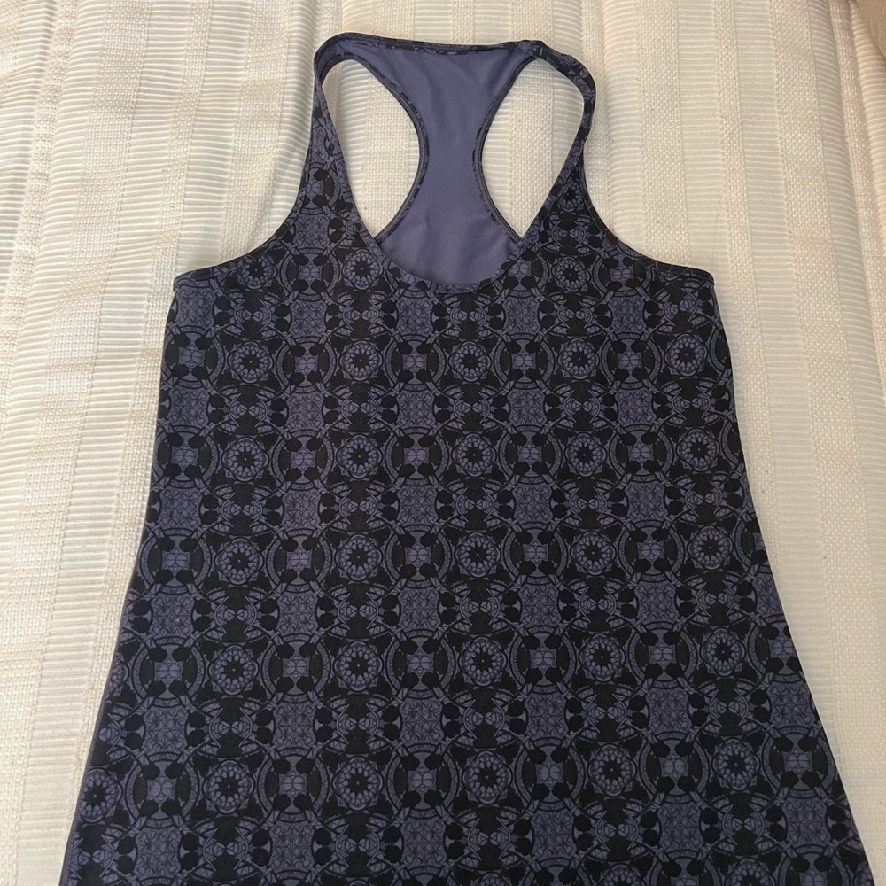 Lululemon tank top - like new
